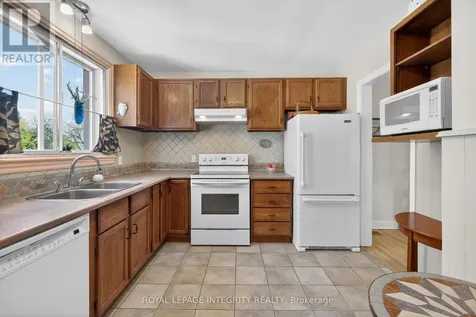 957 Blair Road Ottawa ON K1J 7M9