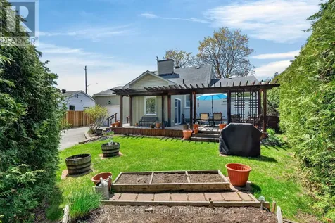 957 Blair Road Ottawa ON K1J 7M9