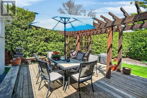 957 Blair Road Ottawa ON K1J 7M9
