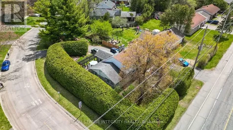 957 Blair Road Ottawa ON K1J 7M9
