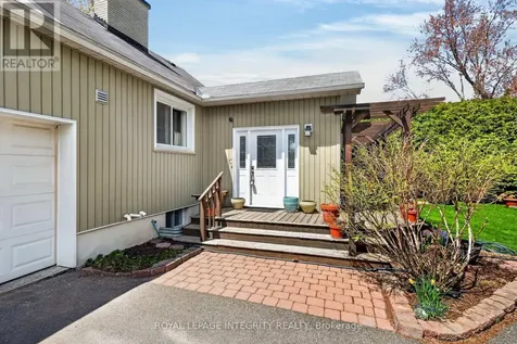 957 Blair Road Ottawa ON K1J 7M9