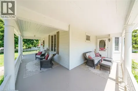 24 Maple Avenue Grimsby ON L3M 3B6