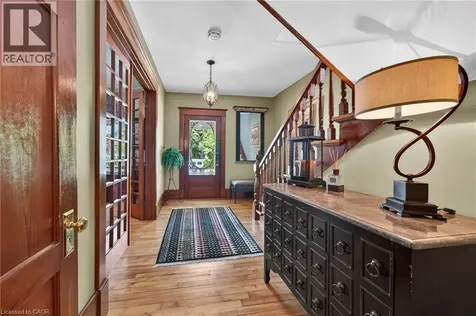 24 Maple Avenue Grimsby ON L3M 3B6