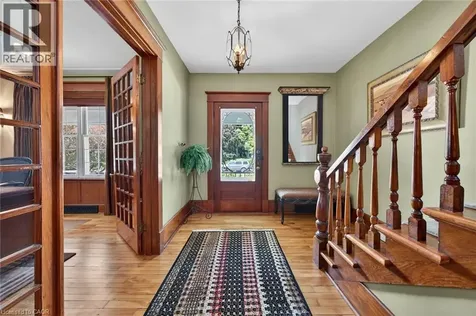 24 Maple Avenue Grimsby ON L3M 3B6