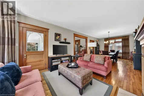 24 Maple Avenue Grimsby ON L3M 3B6