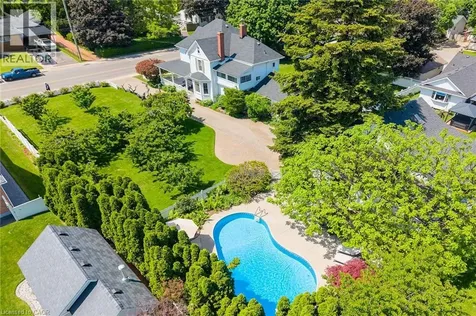 24 Maple Avenue Grimsby ON L3M 3B6