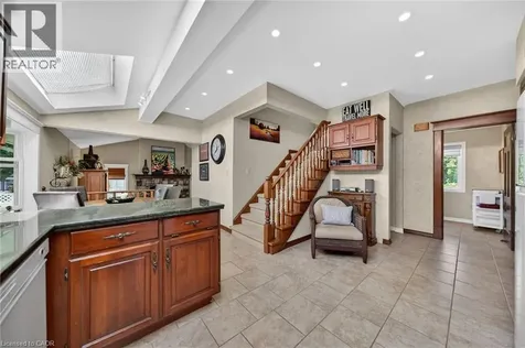 24 Maple Avenue Grimsby ON L3M 3B6