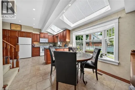 24 Maple Avenue Grimsby ON L3M 3B6