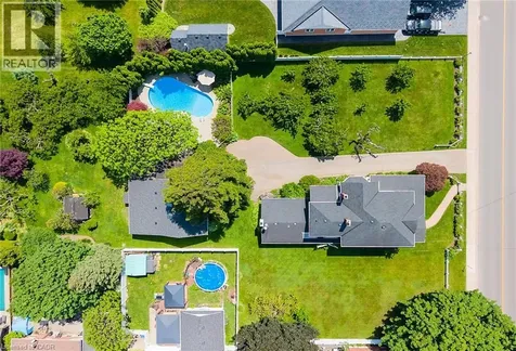 24 Maple Avenue Grimsby ON L3M 3B6