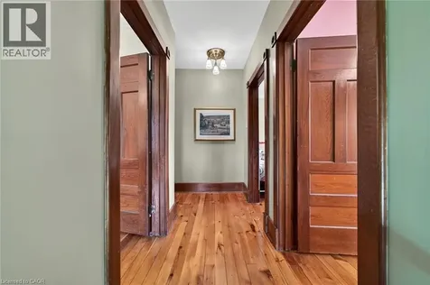 24 Maple Avenue Grimsby ON L3M 3B6