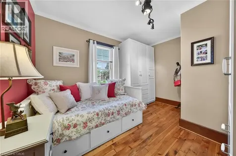 24 Maple Avenue Grimsby ON L3M 3B6