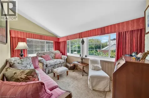 24 Maple Avenue Grimsby ON L3M 3B6