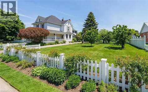 24 Maple Avenue Grimsby ON L3M 3B6