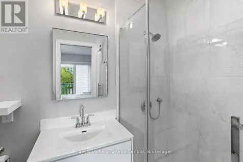 2 Rambling Way Collingwood ON L9Y 5C6