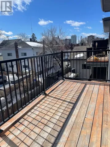 304 Elmgrove Avenue Ottawa ON K1Z 6V1
