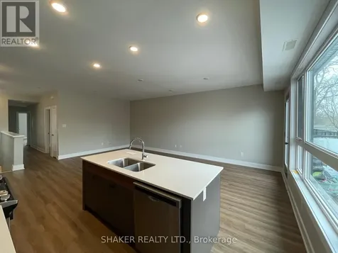 304 Elmgrove Avenue Ottawa ON K1Z 6V1