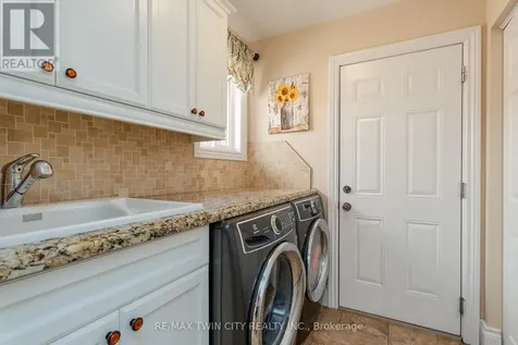 294 Fallowfield Drive Kitchener ON N2C 2T8