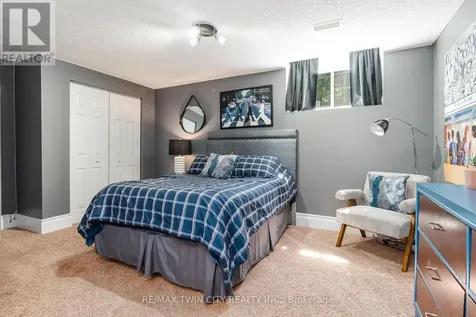 294 Fallowfield Drive Kitchener ON N2C 2T8