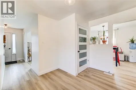 183 Dinison Crescent Kitchener ON N2E 2S6