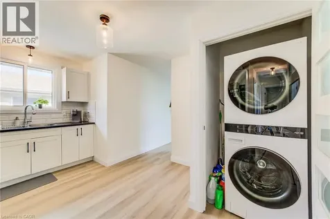 183 Dinison Crescent Kitchener ON N2E 2S6