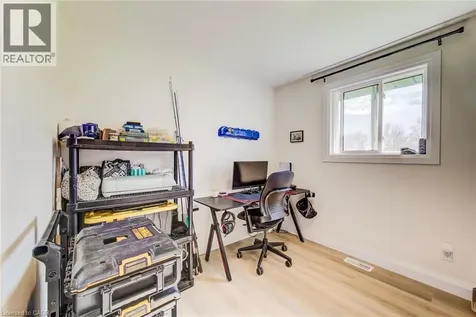 183 Dinison Crescent Kitchener ON N2E 2S6