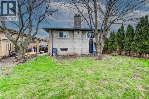 183 Dinison Crescent Kitchener ON N2E 2S6