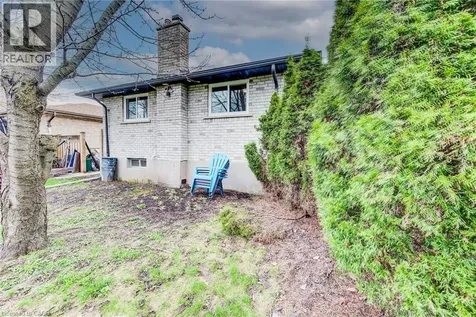 183 Dinison Crescent Kitchener ON N2E 2S6