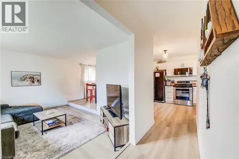 183 Dinison Crescent Kitchener ON N2E 2S6