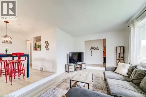 183 Dinison Crescent Kitchener ON N2E 2S6
