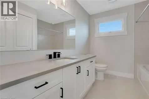 24 Moon Crescent Cambridge ON N1S 5B4