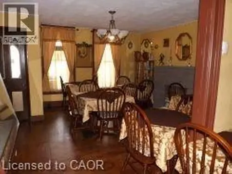 5815 Main Street Niagara Falls ON L2G 5Z6