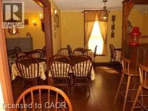 5815 Main Street Niagara Falls ON L2G 5Z6