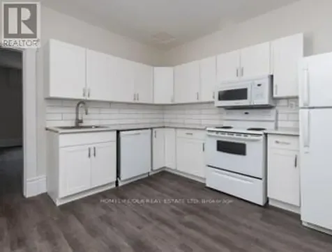33 Bartholomew Street Brockville ON K6V 2R5
