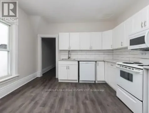 33 Bartholomew Street Brockville ON K6V 2R5