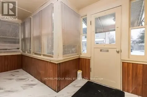 33 Bartholomew Street Brockville ON K6V 2R5