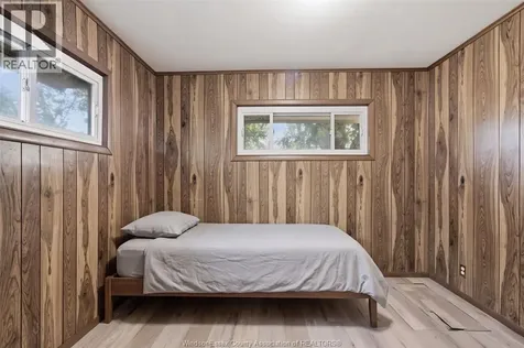 2209 Forest Windsor ON N8W 2G7