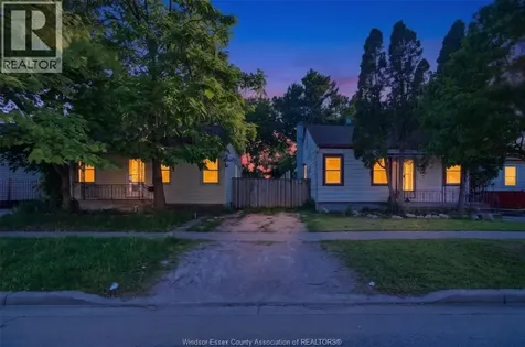 2209 Forest Windsor ON N8W 2G7