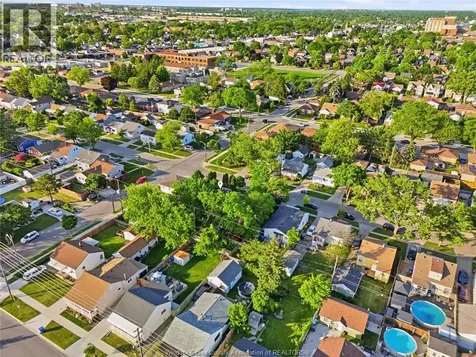 2209 Forest Windsor ON N8W 2G7