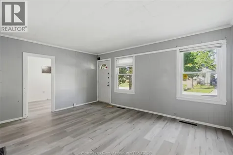 2209 Forest Windsor ON N8W 2G7