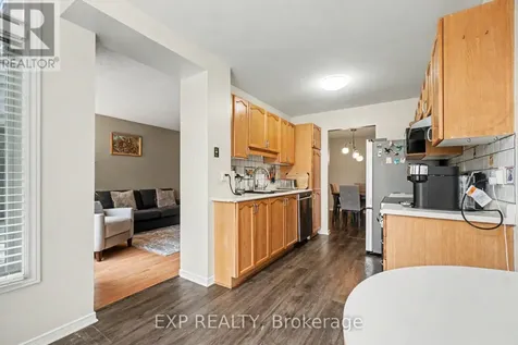 11 Longshire Circle Ottawa ON K2J 4K7