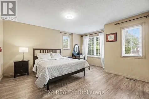 11 Longshire Circle Ottawa ON K2J 4K7