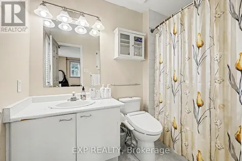11 Longshire Circle Ottawa ON K2J 4K7