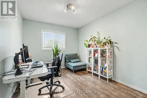 11 Longshire Circle Ottawa ON K2J 4K7