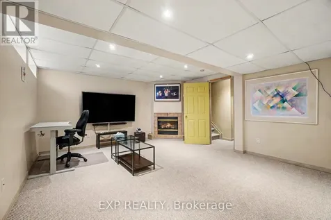 11 Longshire Circle Ottawa ON K2J 4K7