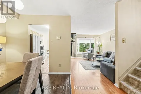11 Longshire Circle Ottawa ON K2J 4K7