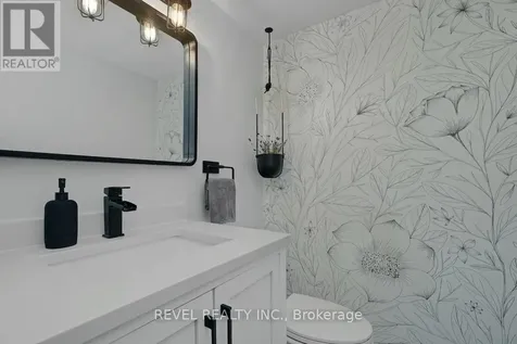 327 St Andrew Street Ottawa ON K1N 5G9