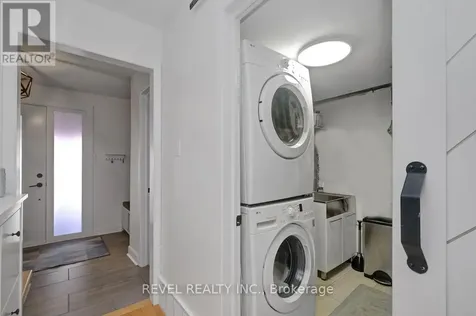 327 St Andrew Street Ottawa ON K1N 5G9