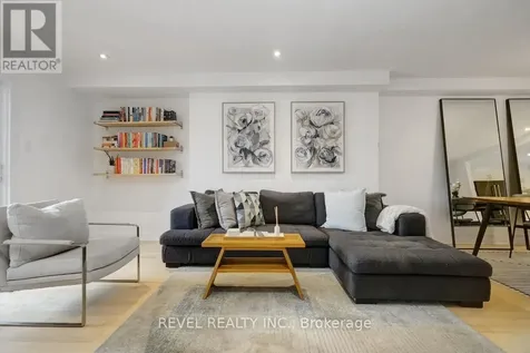 327 St Andrew Street Ottawa ON K1N 5G9