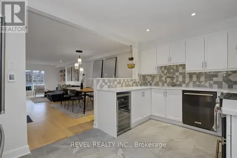 327 St Andrew Street Ottawa ON K1N 5G9