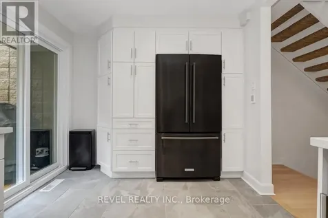 327 St Andrew Street Ottawa ON K1N 5G9